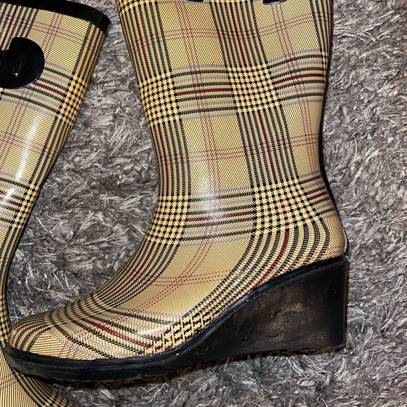 Henry Ferrera Plaid Wedge Rain Boots - Picture 3 of 11